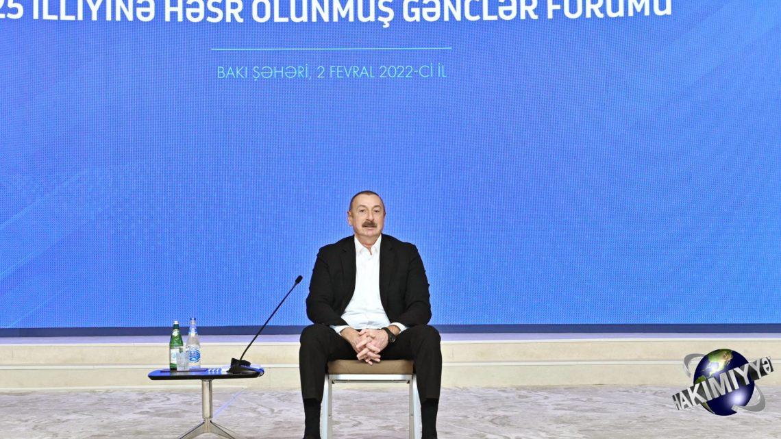 İlham Əliyev Azərbaycan Gəncləri Gününün 25 illiyinə həsr olunmuş Gənclər Forumunda iştirak edib