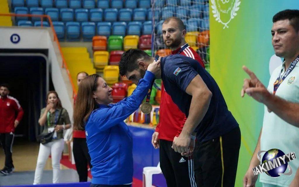 Azərbaycan kikboksçusu V İslam Həmrəyliyi Oyunlarında qızıl medal qazanıb