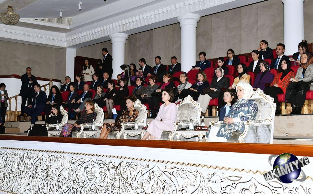 Azərbaycanın Birinci xanımı Mehriban Əliyeva Səmərqənddə “Lazgi” adlı baletə baxıb