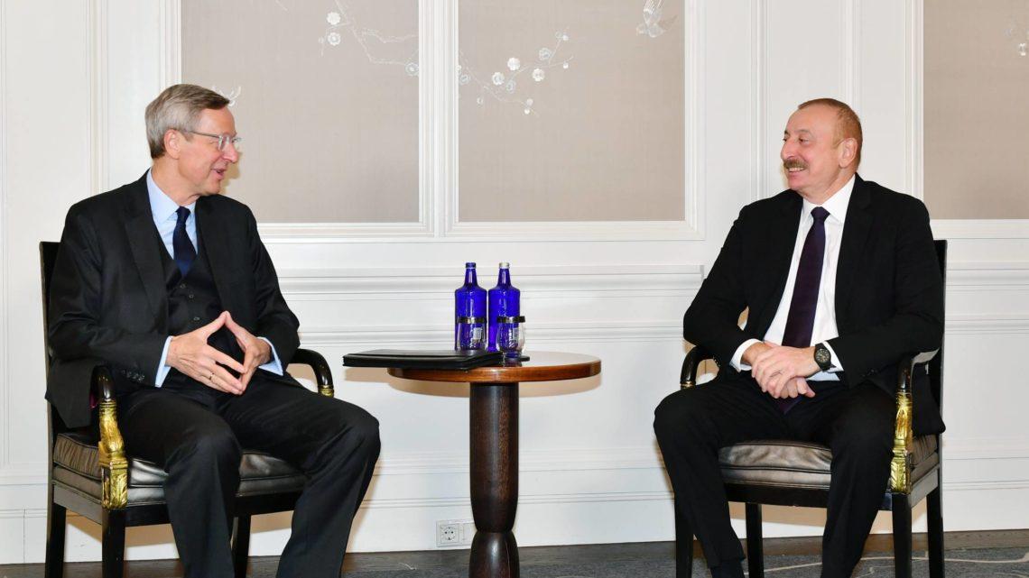Prezident İlham Əliyev Münxendə Almaniyanın Şərqi Biznes Assosiasiyasının baş icraçı direktoru ilə görüşüb