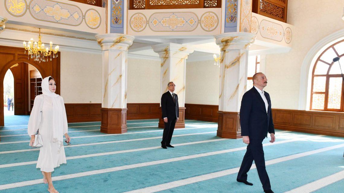 Prezident İlham Əliyev və birinci xanım Mehriban Əliyeva Nərimanov rayonunda “Cümə” məscidinin açılışında iştirak ediblər