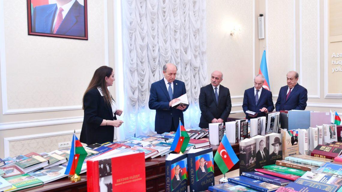 Ulu Öndərin zəngin irsi-Ədliyyə Nazirliyində kitab sərgisi