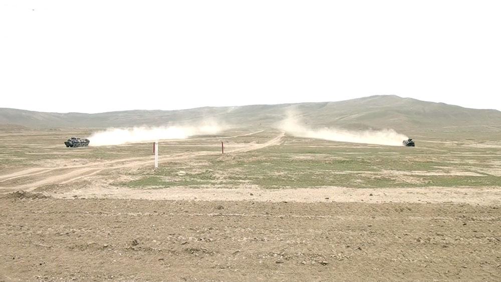 (ZTR) ekipajlarının döyüş vərdişləri təkmilləşdirilir
