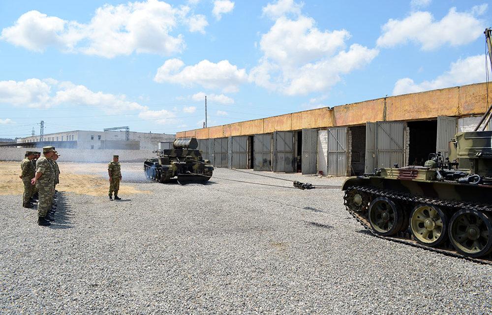 Zirehli tank xidməti rəisləri ilə toplantı keçirilib