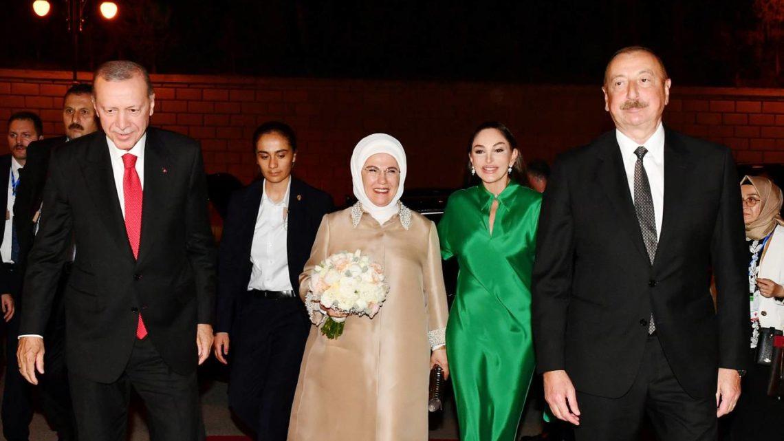 Türkiyə Prezidenti Rəcəb Tayyib Ərdoğan və birinci xanım Əminə Ərdoğan Bakıda