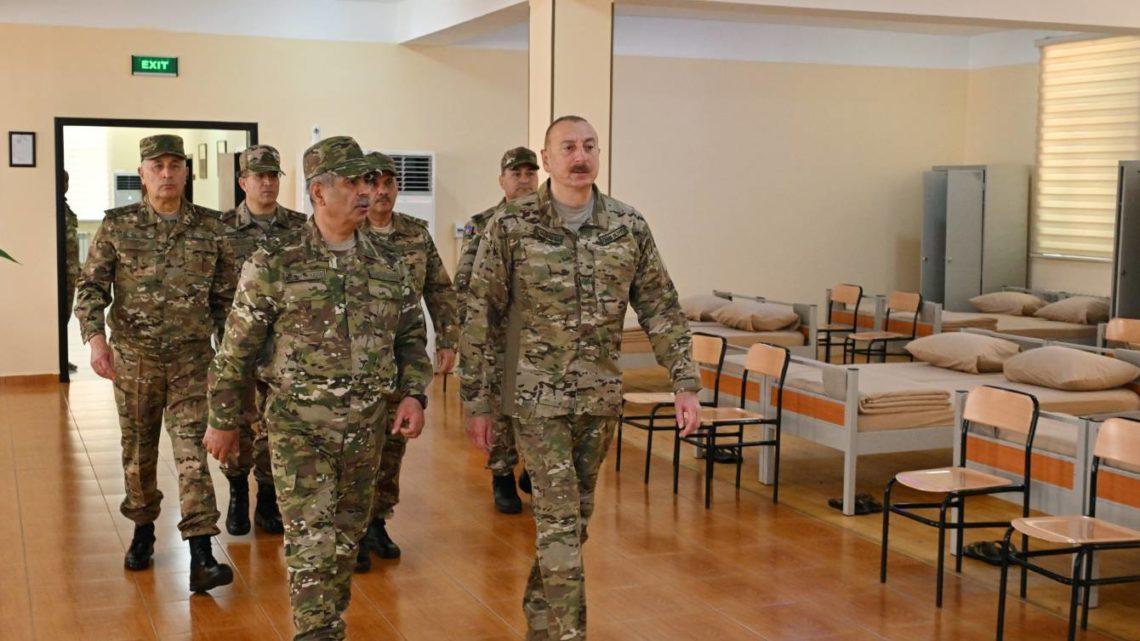 Ali Baş Komandan Müdafiə Nazirliyinin komando hərbi hissələrinin birində yaradılan şəraitlə tanış olub