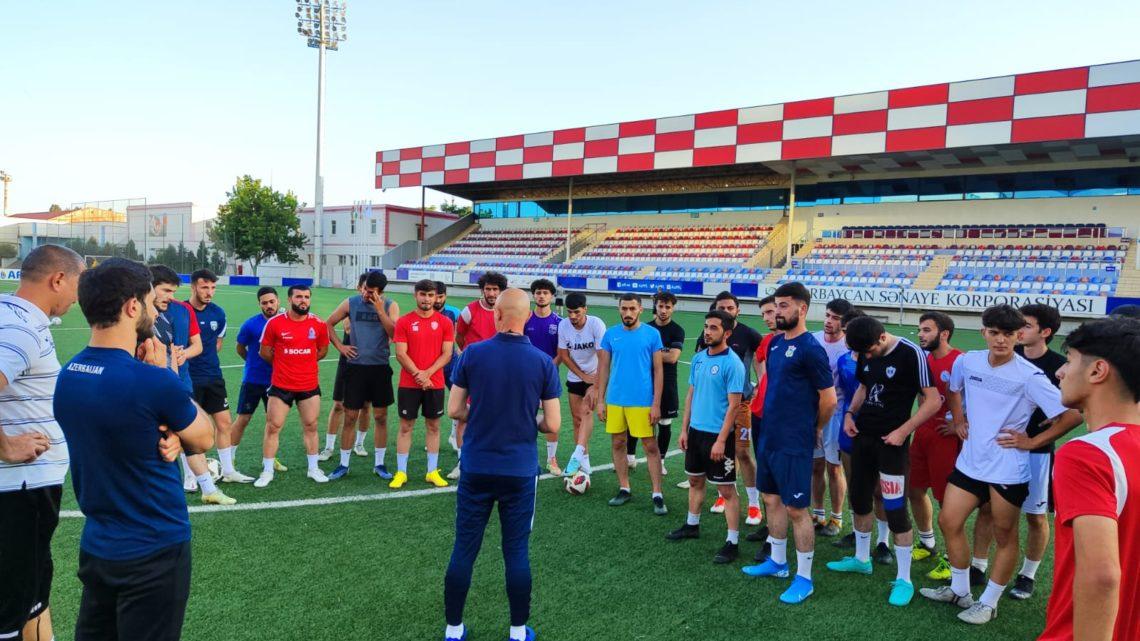 “İrəvan ” FK ASK Arenada məşqlərini davam etdirir