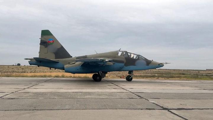 Hərbi pilotların peşəkarlığı artırılır