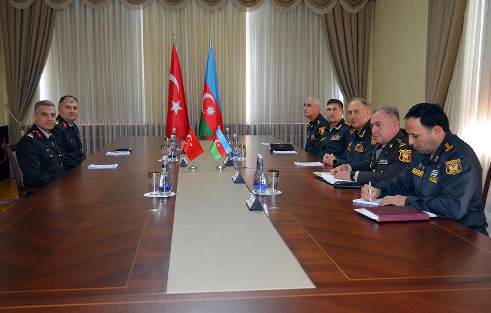 Azərbaycan Ordusunun Baş Qərargah rəisi türkiyəli nümayəndə heyəti ilə görüşüb