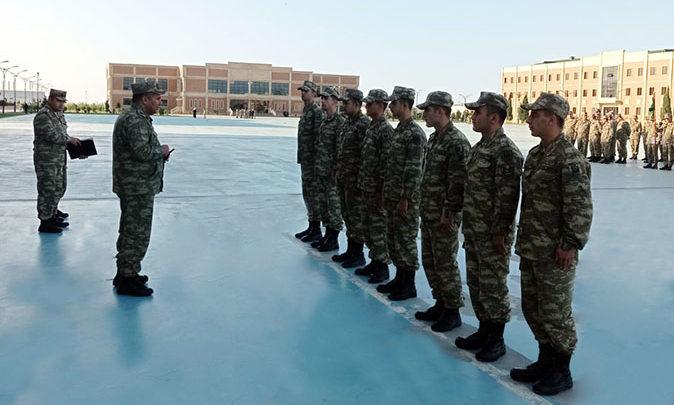 Xidmət müddəti başa çatan hərbi qulluqçuların tərxis olunması üzrə tədbirlər davam edir