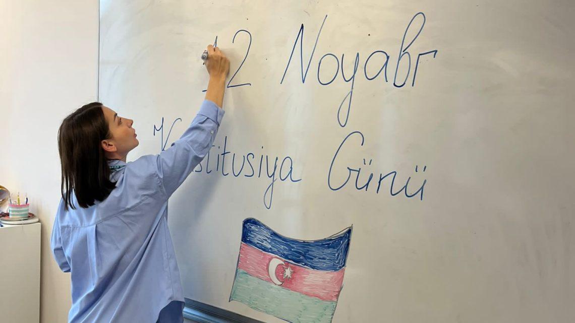Azərbaycanın Fransadakı səfiri 12 Noyabr- Konstitusiya Gününü Parisdə “Natəvan” məktəbinin şagirdləri ilə birgə qeyd edib