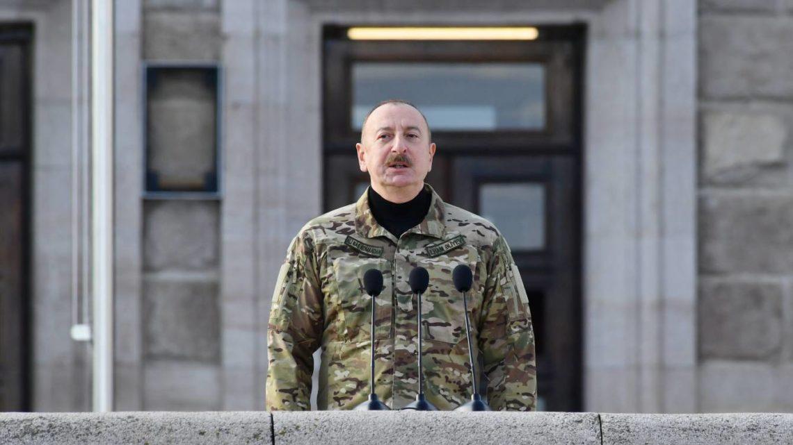 Prezident İlham Əliyev: “Əziz hərbçilər, mən sizi və bütün Azərbaycan xalqını Zəfər Günü münasibətilə təbrik edirəm!”