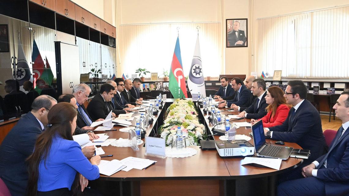 Elm və Təhsil Nazirliyi ilə Ombudsman Aparatı arasında görüş keçirilib