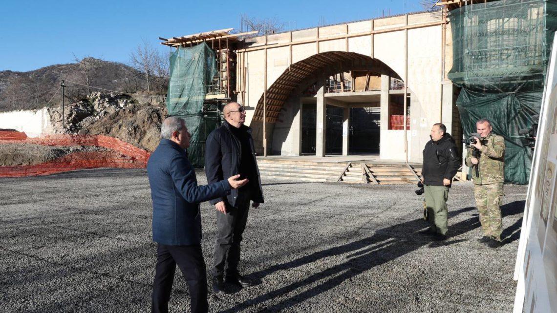 Prezident Şuşanın Daşaltı kənd məscidində gedən tikinti işləri ilə tanış olub