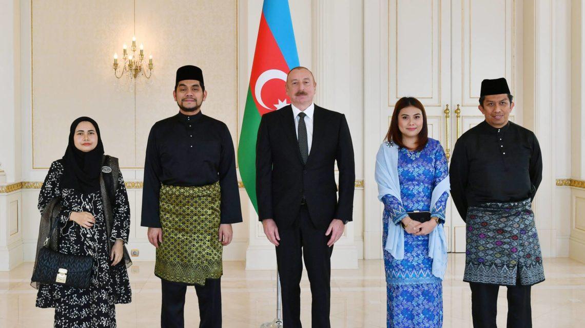 Prezident İlham Əliyev Malayziyanın Azərbaycanda yeni səfirinin etimadnaməsini qəbul edib