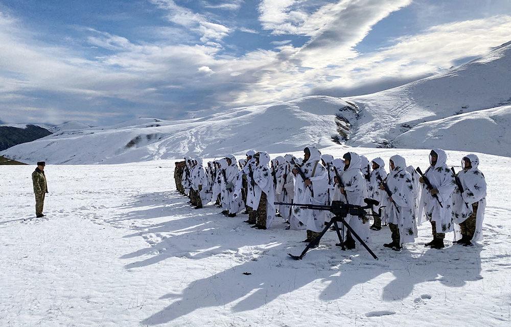 Baş Qərargah rəisi yüksək dağlıq ərazidə yerləşən hərbi hissələrin döyüş hazırlığını yoxlayıb