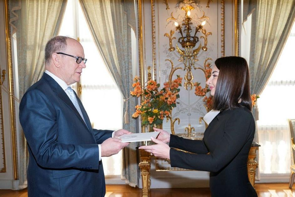 Səfir Leyla Abdullayeva etimadnaməsini Monako Şahzadəsi II Albertə təqdim edib