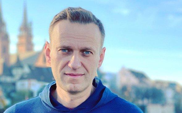 Aleksey Navalnının nəşi anasına verilib