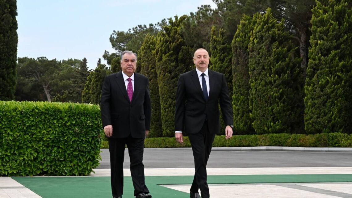 Tacikistan Prezidenti Emoməli Rəhmonun rəsmi qarşılanma mərasimi olub
