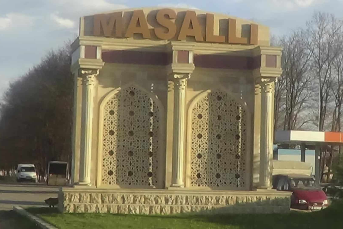 Masallıda maşın beton hasara çırpılıb, sürücü ölüb