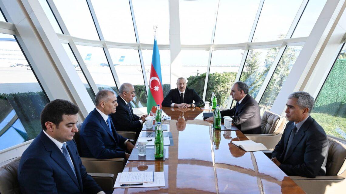 Prezident İlham Əliyev təyyarə qəzası ilə bağlı müşavirə keçirib