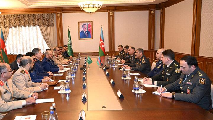 Müdafiə naziri Səudiyyə Ərəbistanı Krallığının nümayəndə heyəti ilə görüşüb