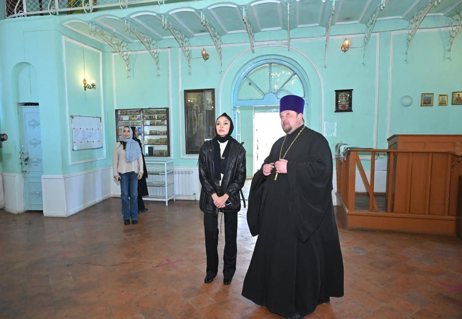 Birinci vitse-prezident Mehriban Əliyeva Gəncədə Aleksandr Nevski adına Rus Pravoslav kilsəsində olub