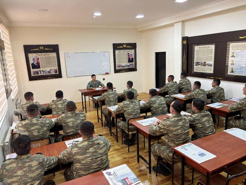 Hərbi vəzifəlilərin təlim toplanışı davam edir