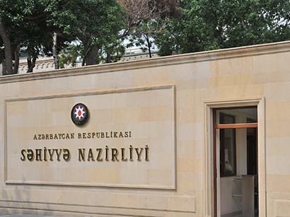 Səhiyyə Nazirliyindən adı siyahıya daxil edilməyən plastik cərrahlarla bağlı AÇIQLAMA