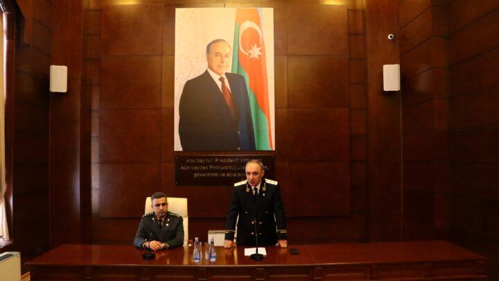 Baş prokuror Kamran Əliyev Bəhruz Əhmədovu Hərbi Prokurorluğun kollektivinə təqdim edib