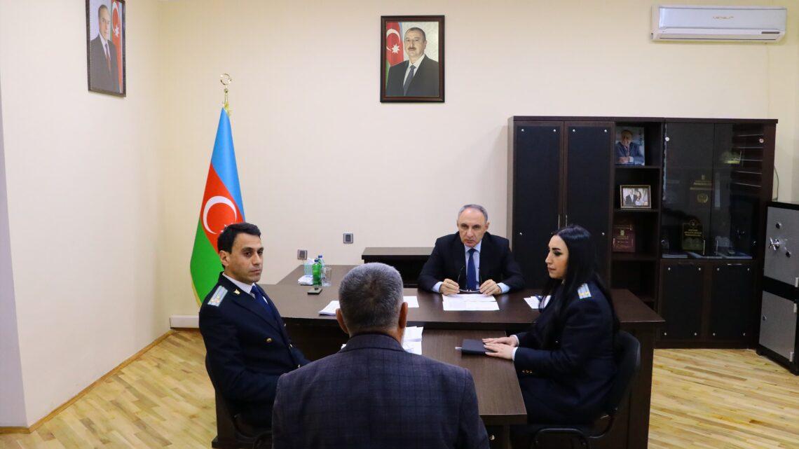 Baş prokuror Qobustan rayonunda vətəndaşları qəbul edib
