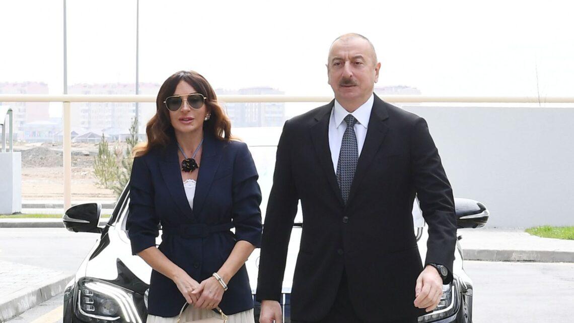 Prezident İlham Əliyev və Birinci xanım Mehriban Əliyeva Gəncədə bazalt məhsullarının istehsalı müəssisəsinin təməlqoyma mərasimində iştirak ediblər