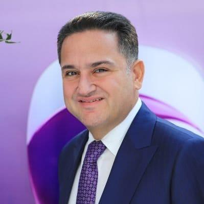 GÜLÜŞÜN MEMARI, EKRANININ SEHİRKARI