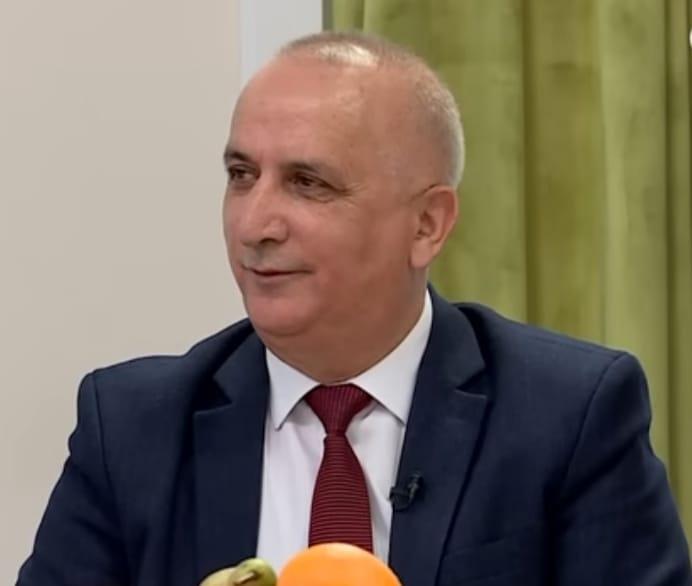 İlqarın iki silahı – cərrah bıçağı və qələmvə yaxud Şair qəlbli həkim