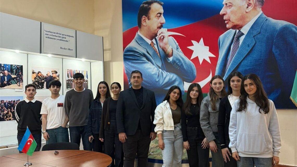 ADU tələbələri Zəfər Günü münasibətilə Azərbaycan İstiqlal Muzeyini ziyarət ediblər
