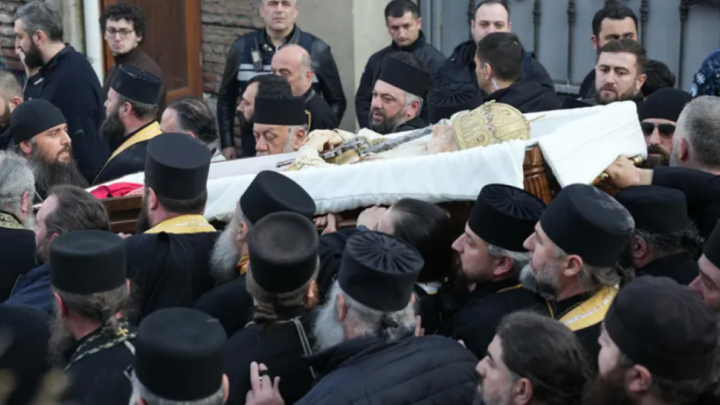 Ptriarx II İlyanın nəşi Patriarxlıqdan Müqəddəs Üçlük Kafedralına aparılıb