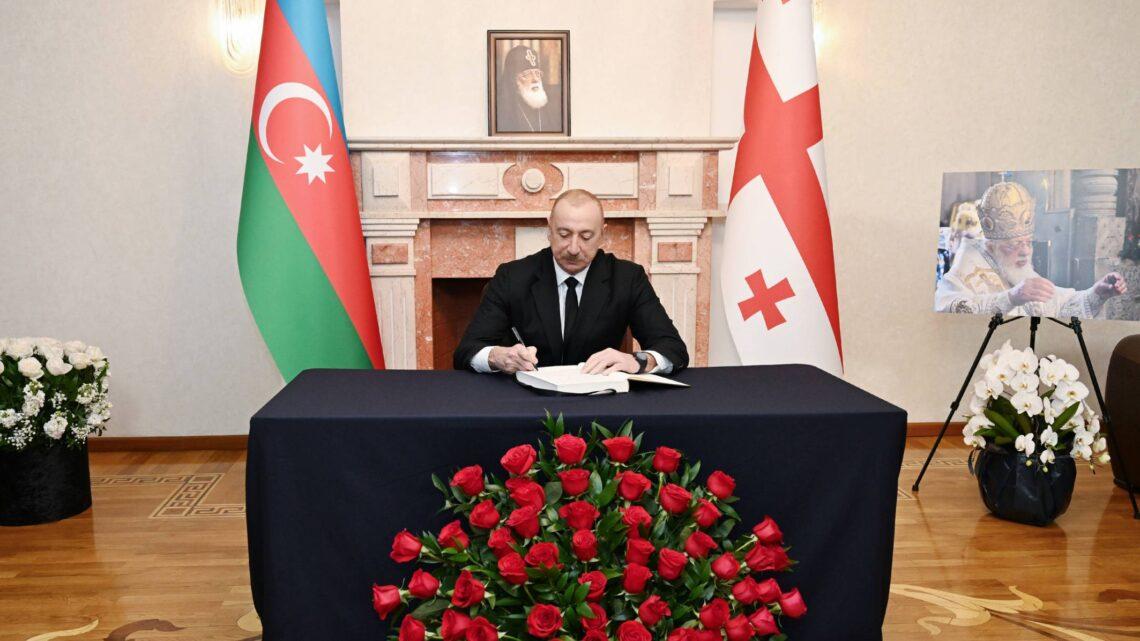 Prezident İlham Əliyev Gürcüstanın Azərbaycandakı səfirliyinə gələrək başsağlığı verib