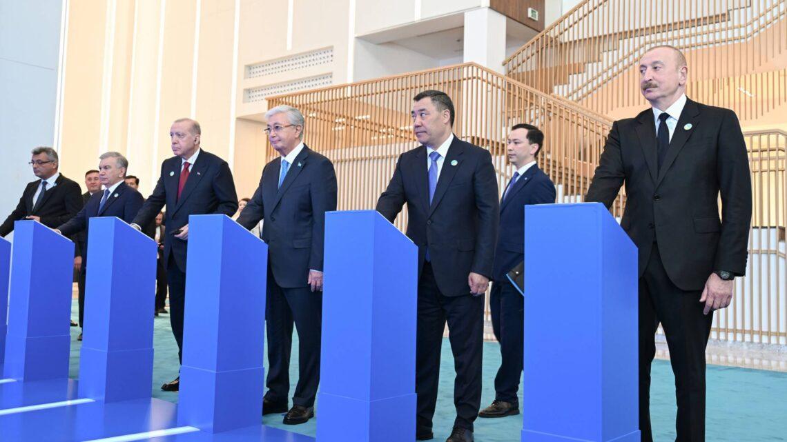 Prezident İlham Əliyev və TDT-nin qeyri-rəsmi Zirvə görüşünün digər iştirakçıları Türk Sivilizasiyası Mərkəzinin təməlqoyma mərasimində iştirak ediblər