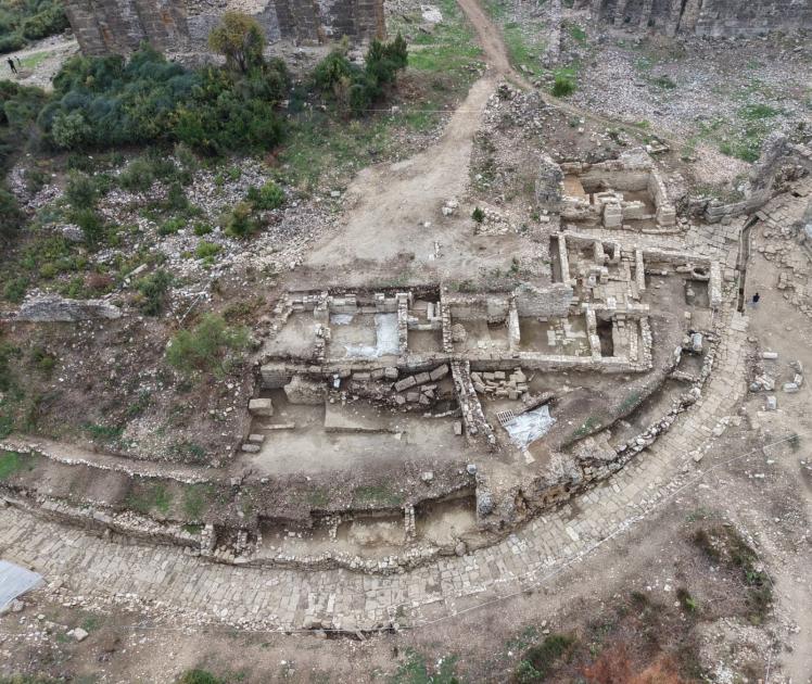 Antalyanın Aspendos antik şəhərində iki min illik küçə aşkarlanıb