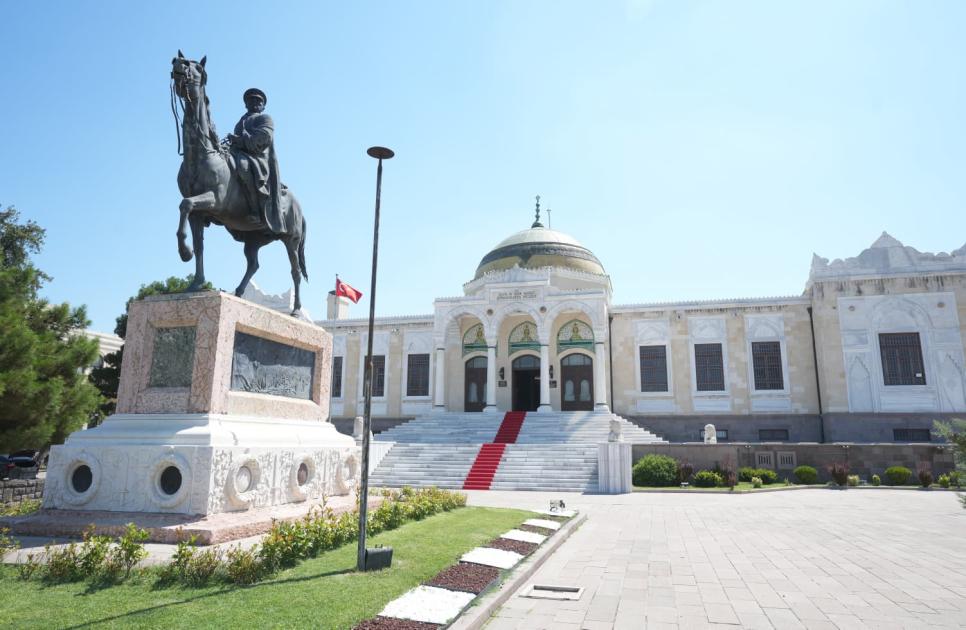 Ankarada zərgərlik sənətinin 12 minillik tarixinə həsr olunmuş sərgi açılıb 