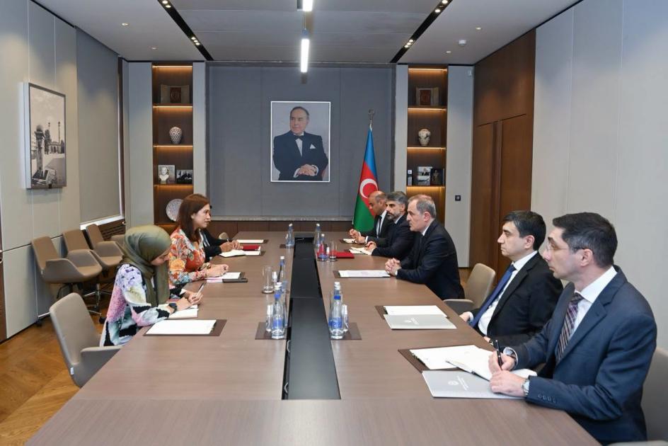 Xarici işlər naziri Ceyhun Bayramov Malayziyanın yeni səfiri ilə görüşüb