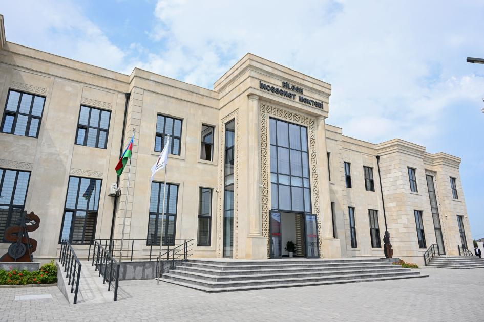 Birinci vitse-prezident Mehriban Əliyeva Bilgəh incəsənət məktəbinin açılışında iştirak edib