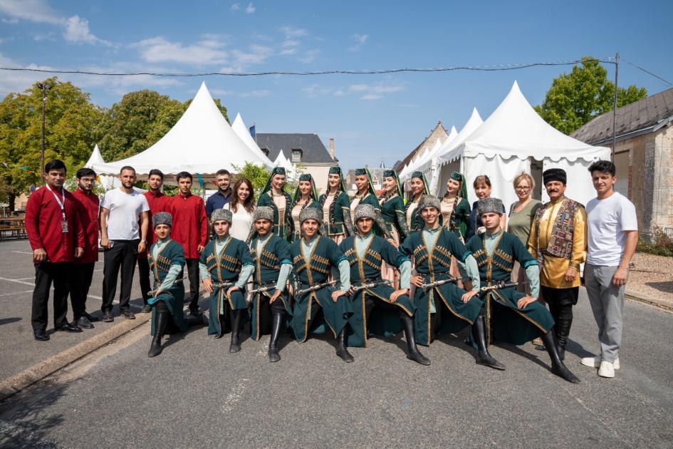 Azərbaycanın zəngin mədəni irsi Fransada keçirilən beynəlxalq folklor festivalında təqdim olunub
