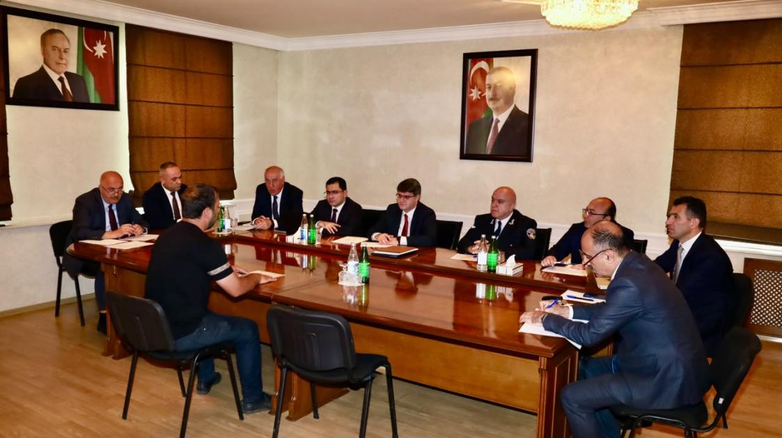 Ekologiya və təbii sərvətlər naziri İsmayıllıda vətəndaşların müraciətlərini dinləyib