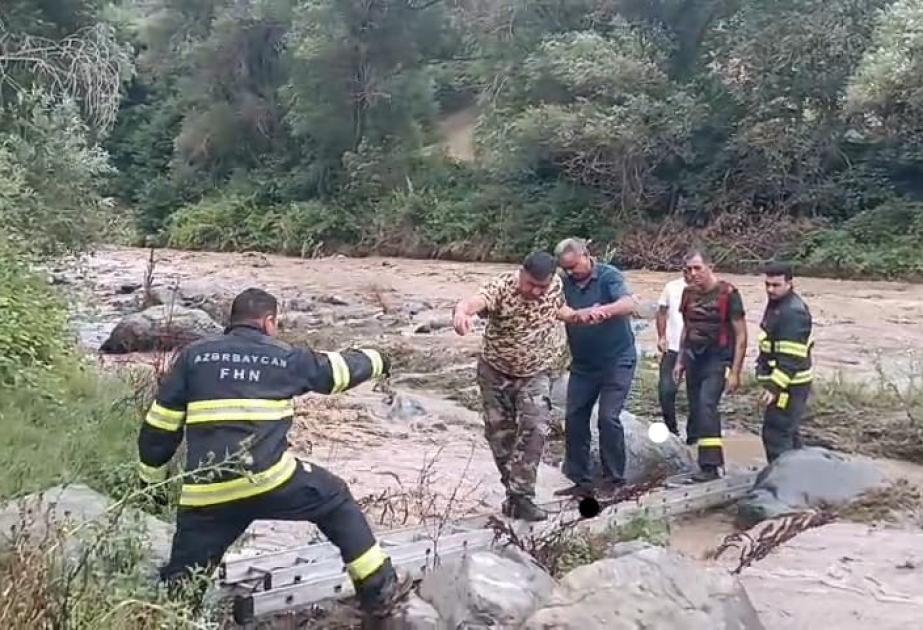 Tovuzda çayda köməksiz vəziyyətdə qalan iki nəfər xilas edilib