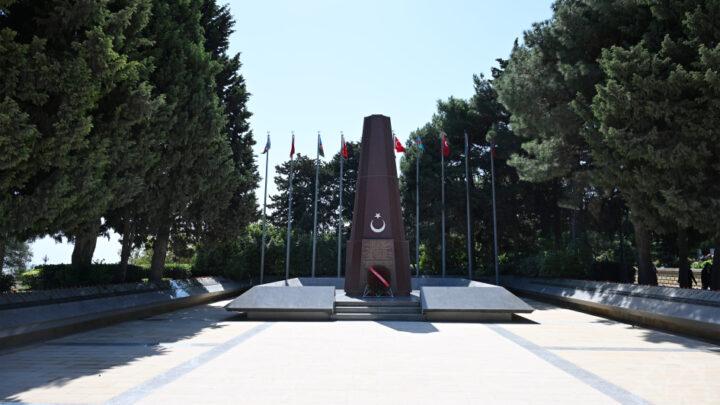 Bakıda Türkiyənin Zəfər bayramı münasibətilə Türk Şəhidliyi ziyarət olunub