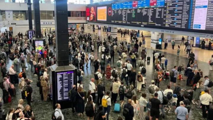 İngiltərənin şimalında elektrik nasazlığı dəmir yolu nəqliyyatını iflic edib