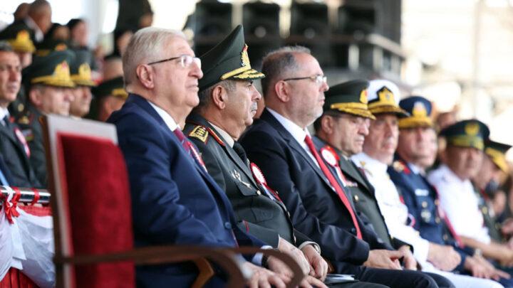 Azərbaycan müdafiə naziri Türkiyədə hərbi məktəblərin buraxılış mərasimlərində iştirak edib