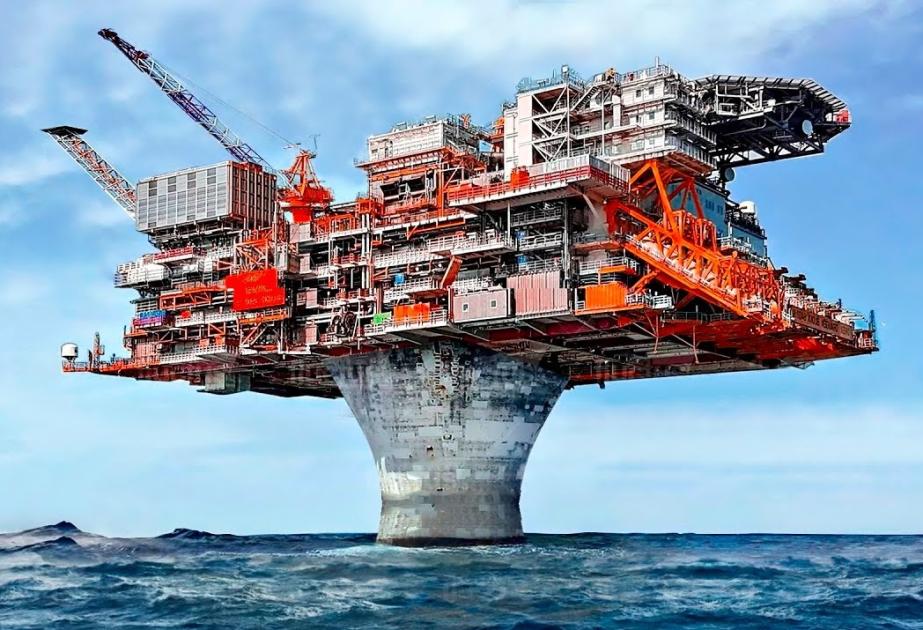 Media: Nəhəng neft şirkətlərinin rüblük mənfəəti 93 milyard dolları ötüb