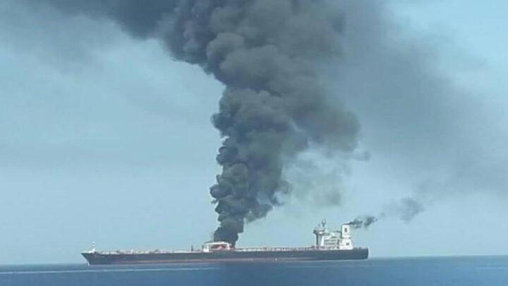 Oman sahillərində ikinci tanker vurulub